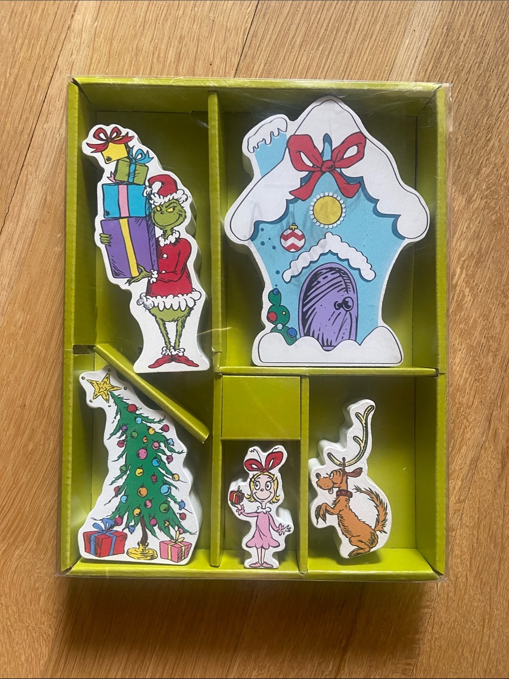 Dr. Seuss The Grinch Christmas Holiday Tabletop Decor New Packaged Painted Wood